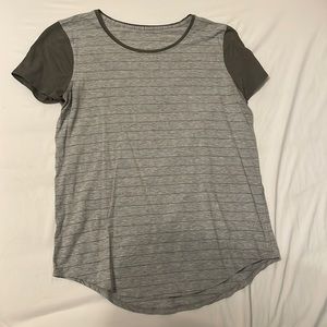 EUC size 8 shirt. The tag was ripped out. Gray shirt with olive green stripes